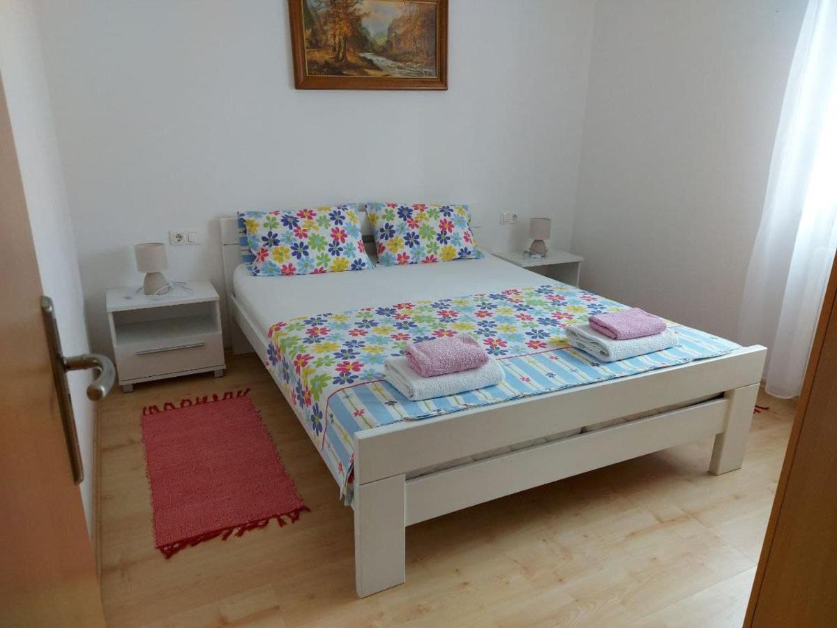 Bluegum Apartments Ližnjan Екстериор снимка