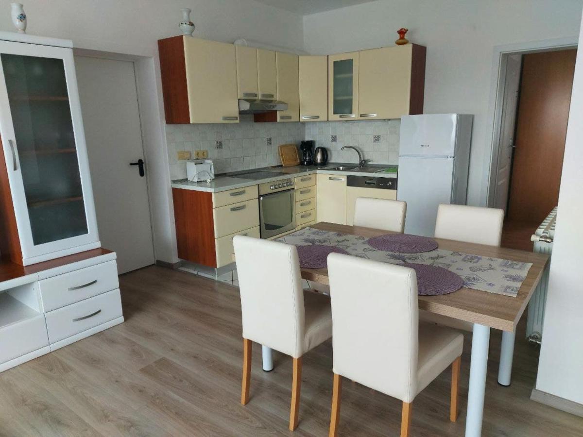Bluegum Apartments Ližnjan Екстериор снимка