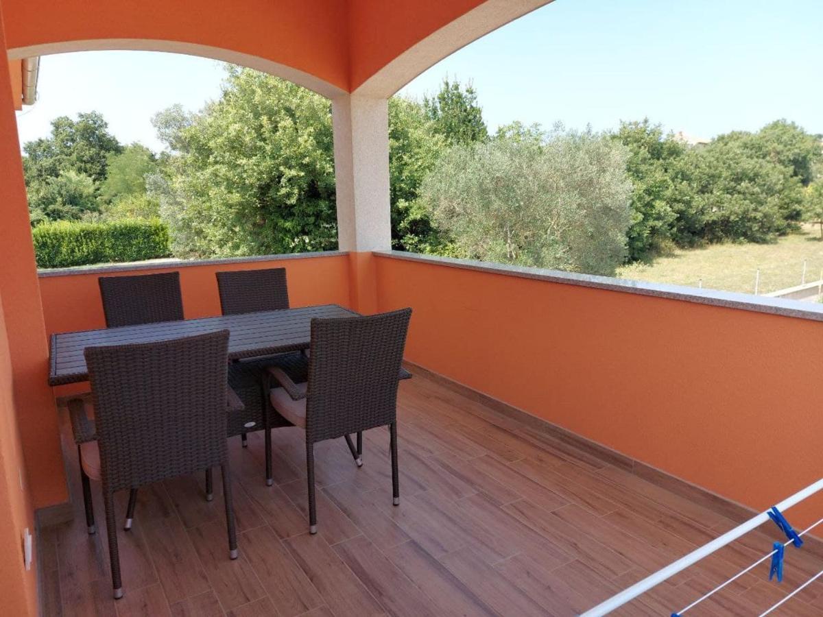 Bluegum Apartments Ližnjan Екстериор снимка