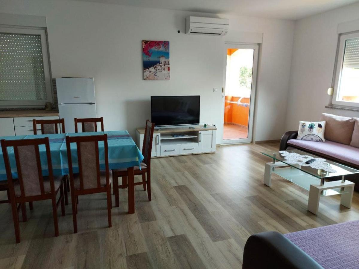 Bluegum Apartments Ližnjan Екстериор снимка
