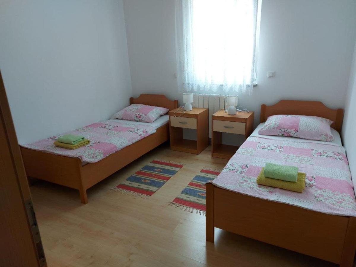 Bluegum Apartments Ližnjan Екстериор снимка