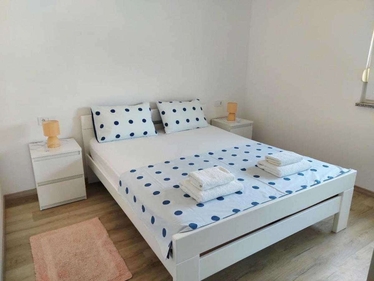 Bluegum Apartments Ližnjan Екстериор снимка