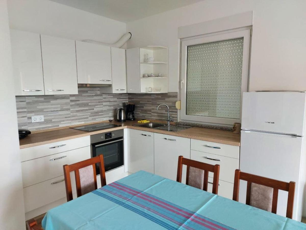 Bluegum Apartments Ližnjan Екстериор снимка