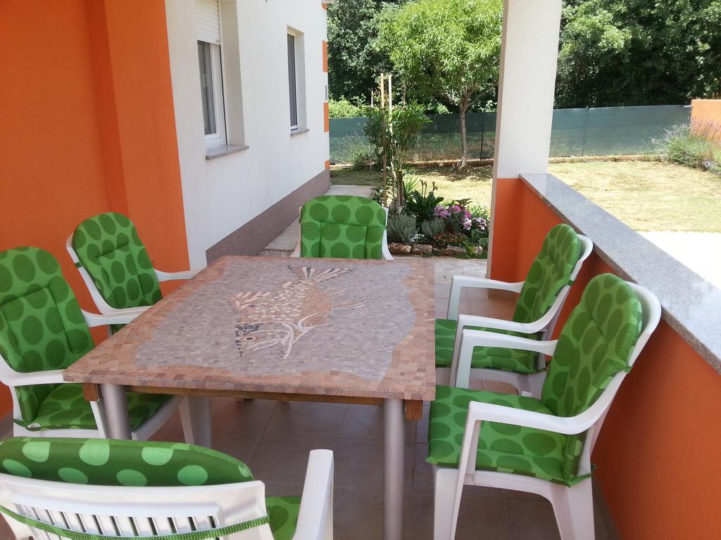 Bluegum Apartments Ližnjan Стая снимка