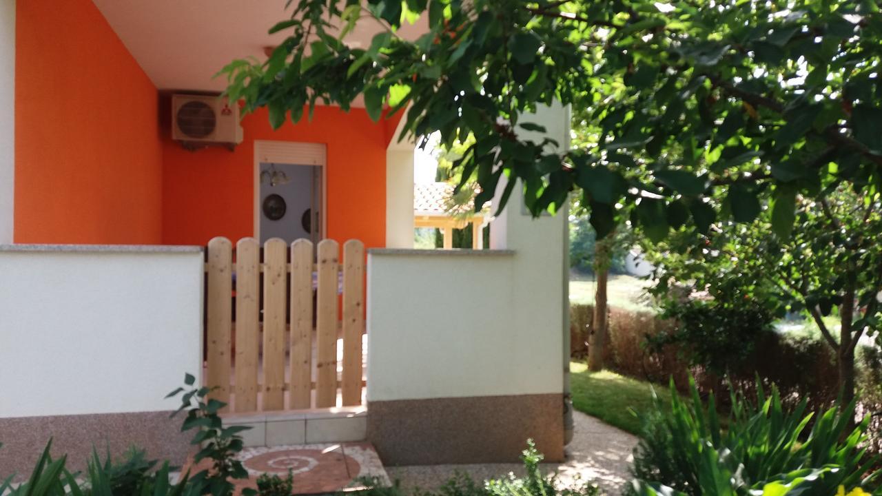 Bluegum Apartments Ližnjan Екстериор снимка