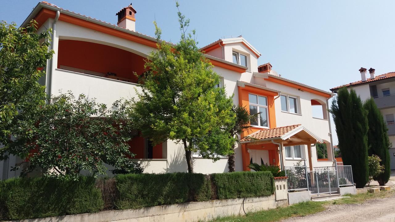 Bluegum Apartments Ližnjan Екстериор снимка